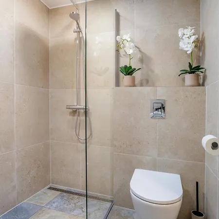 Apartment Center *